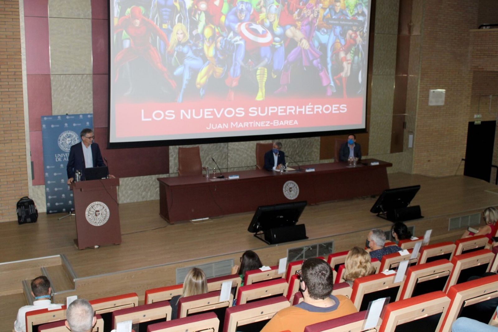 Martínez-Barea en el Foro Líderes de la UAL con su ponencia 'Los nuevos superhéroes'