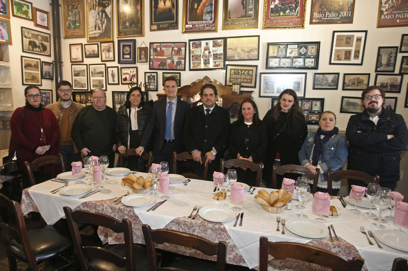 Mónica Gómez, Rafa Máiquez, Jacinto Villanueva, María José Moreno, Javier Chaparro, Juan Correa, Encarni Sánchez, María Belén Merchán, Arantxa Sánchez e Ildefonso Pérez.