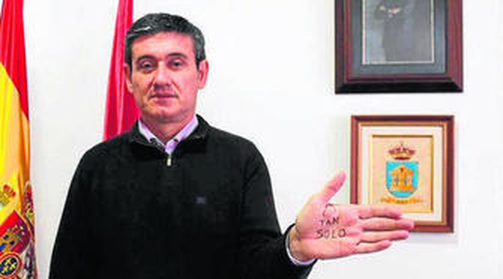 El alcalde de Adra apoya esta campaña.