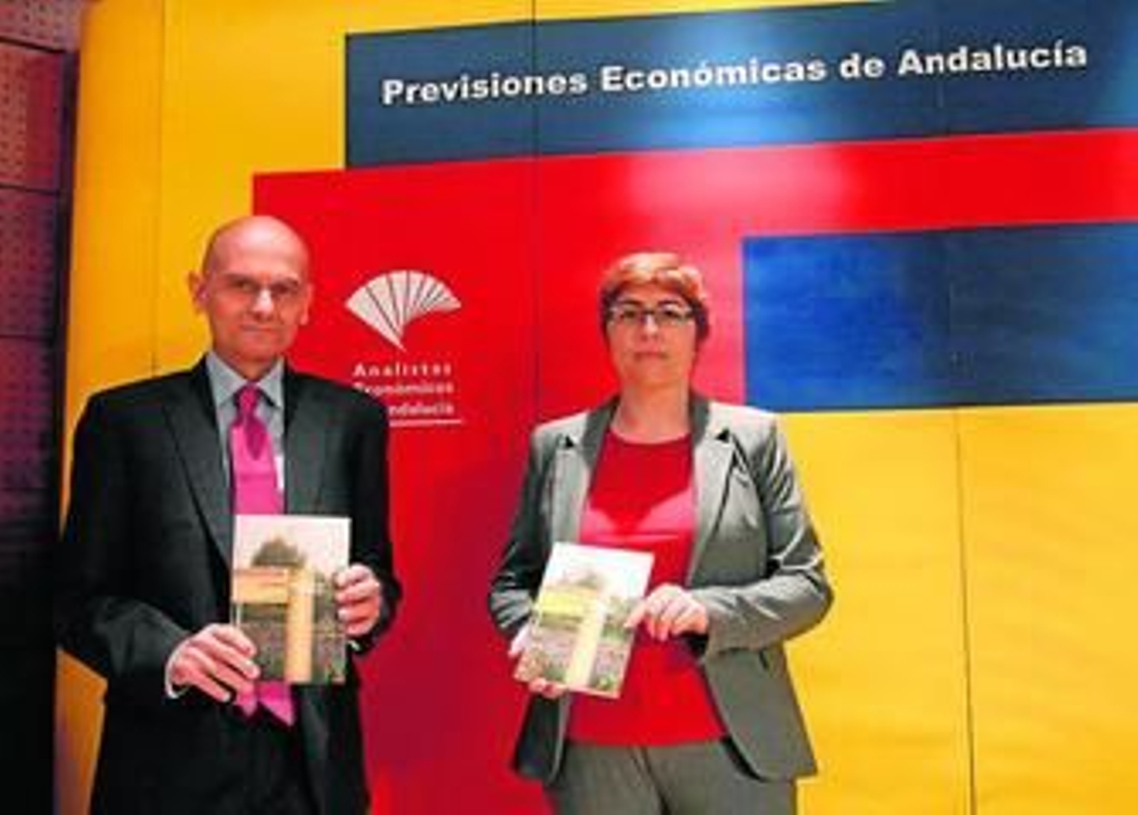Francisco García Navas y Felisa Becerra, ayer en la presentación del informe.