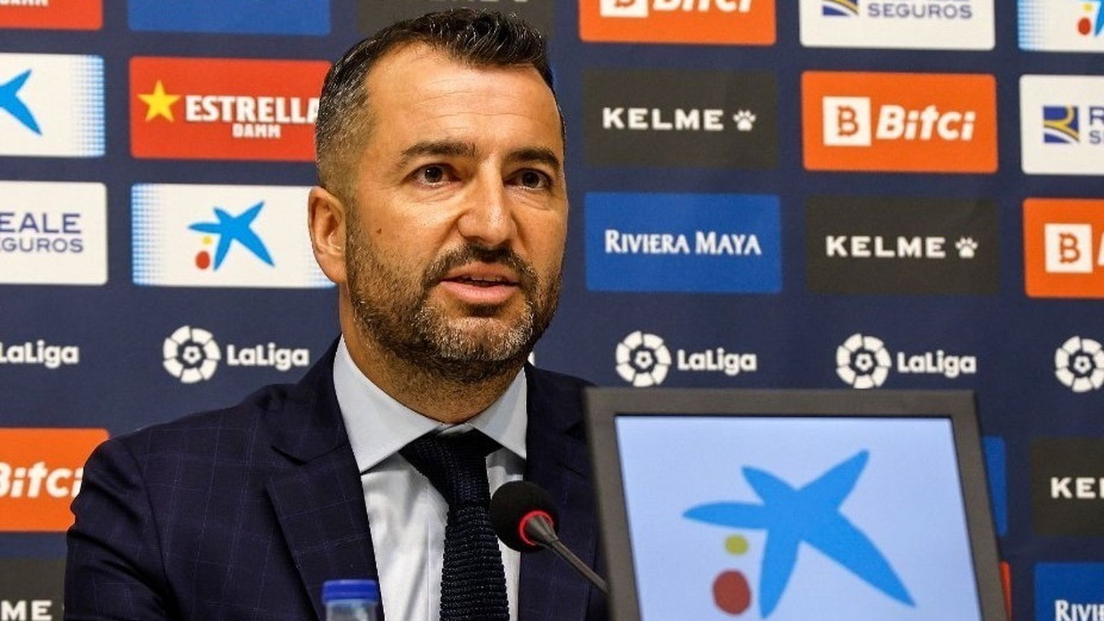 Diego Martínez, en su presentación como entrenador del Espanyol, cuando negó contacto alguno con Monchi.