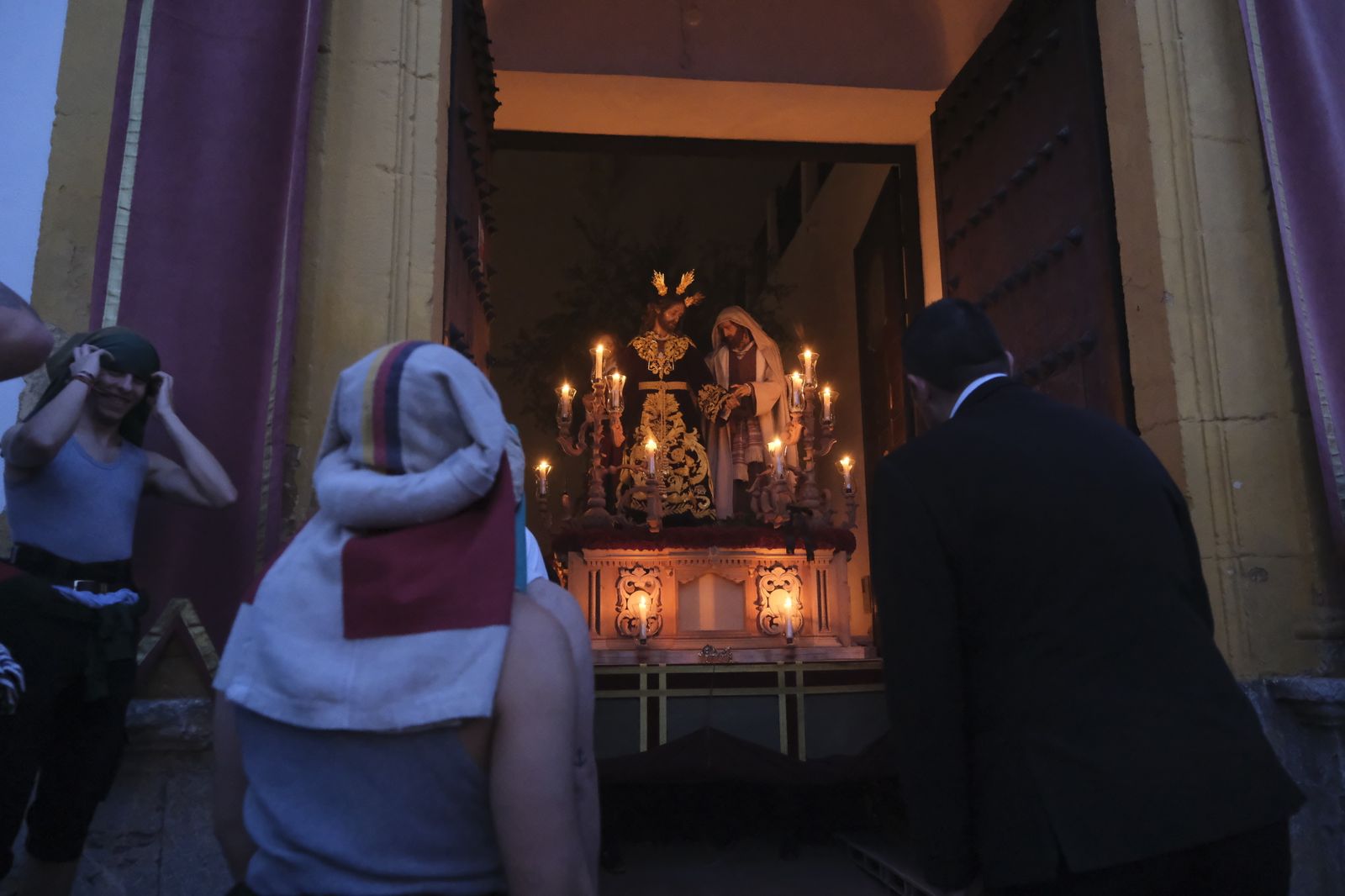 La procesión del Señor de la Salud de Puerta Nueva de Córdoba, en imágenes