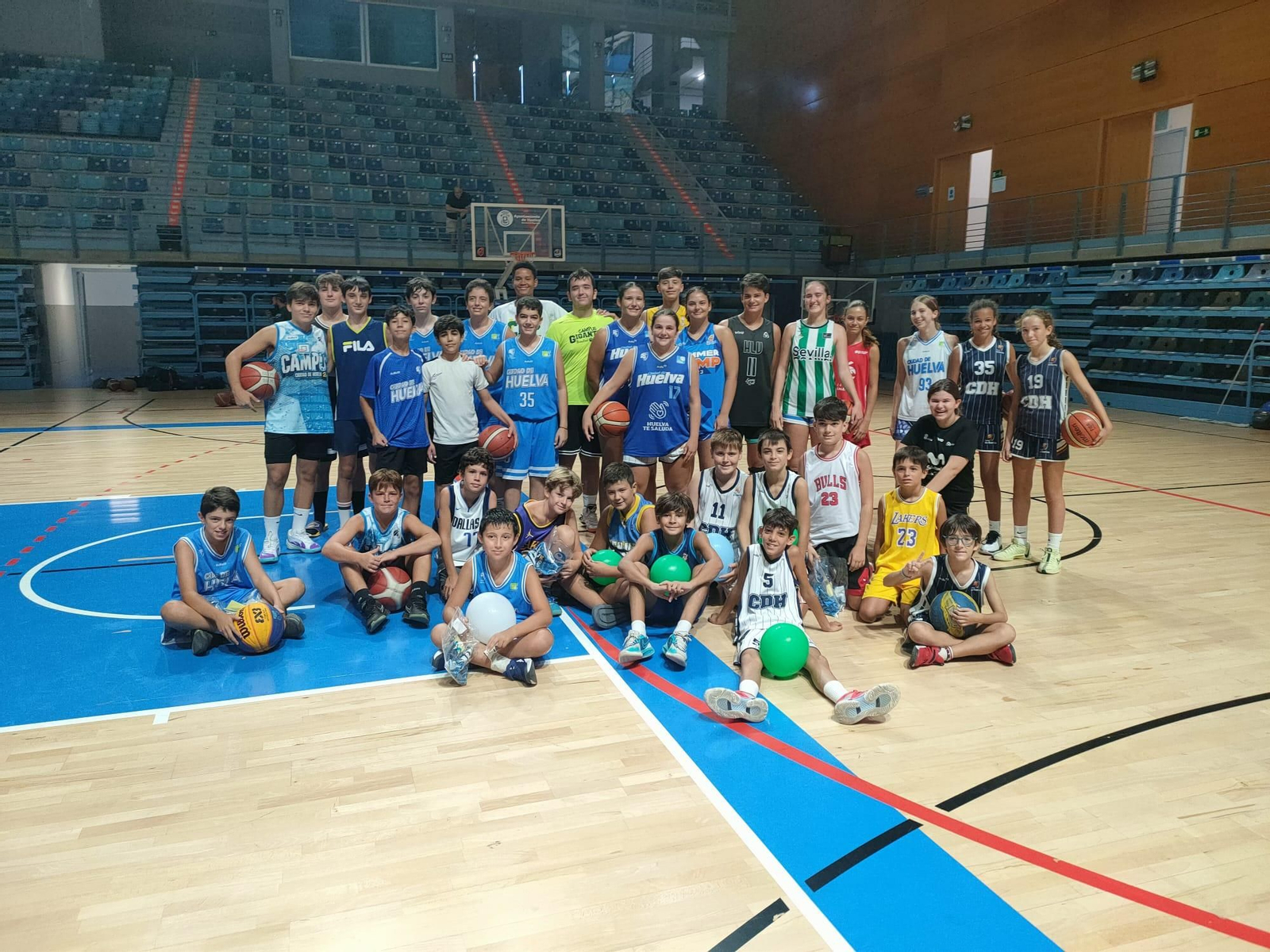 Chicos participantes del campus del Ciudad de Huelva.