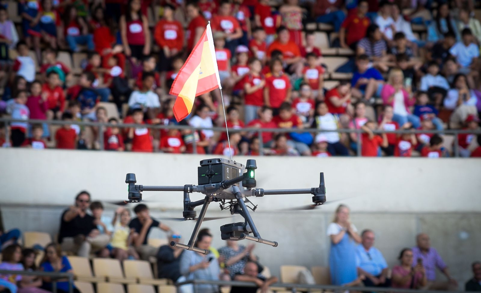 La exhibición policial con participación de la Unidad Aérea, Guías Caninos y Caballería, en imágenes