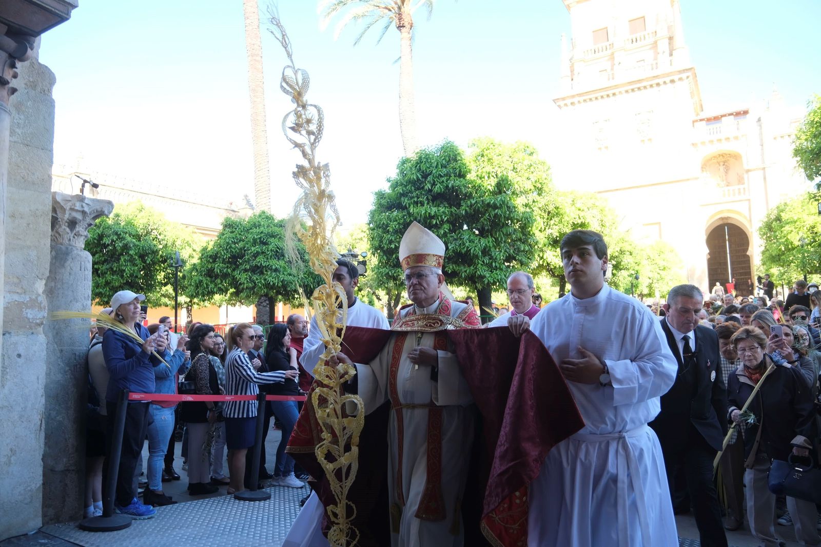 Domingo de Ramos en Córdoba 2023: la misa de la bendición de las palmas en la Catedral, en imágenes