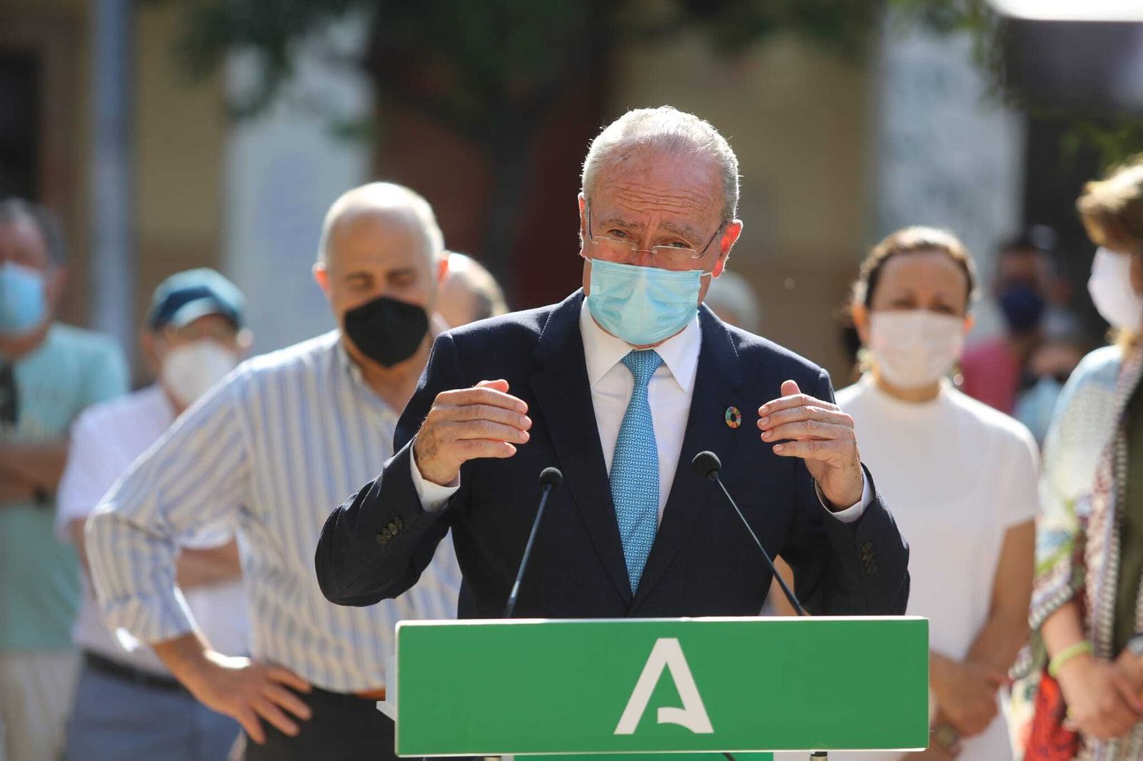 El alcalde de la ciudad, Francisco de la Torre, valora las restricciones propuestas