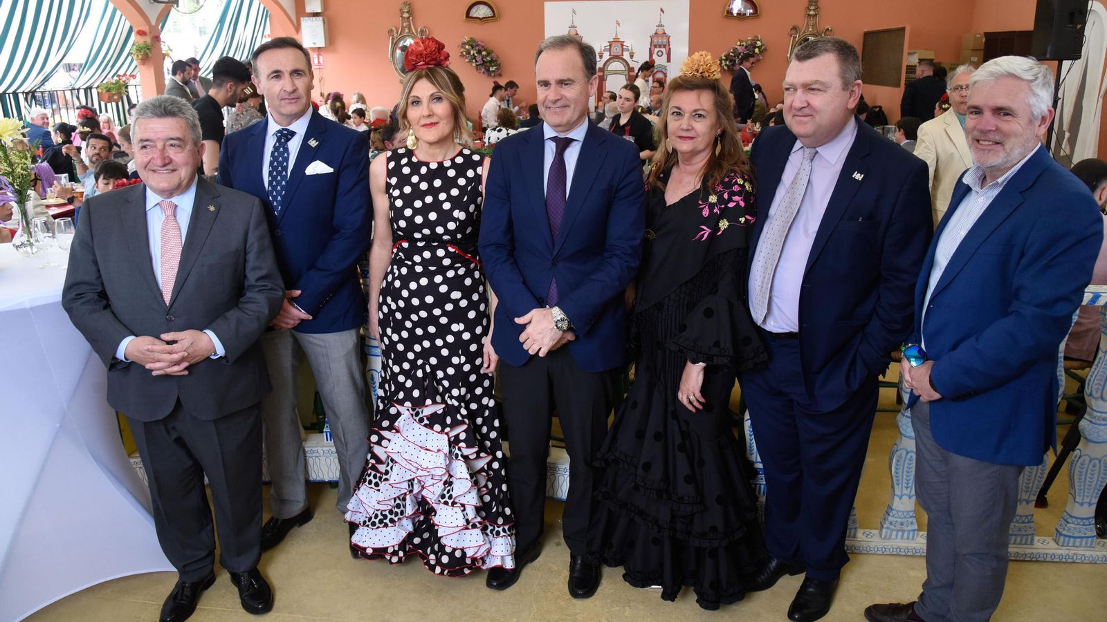 Juan Aguilera (Gaesco), Ernesto López Ganfornina (comisario provincial Policía Nacional), Ana Jáuregui (decana Cogitise), Manuel Larrasa (secretario general Energía Junta Andalucía), May Fernández, Juan Carlos Durán (Decano Colegio Ingenieros Industriales) y Antonio Palacio (jefe del servicio de Energía-Junta)