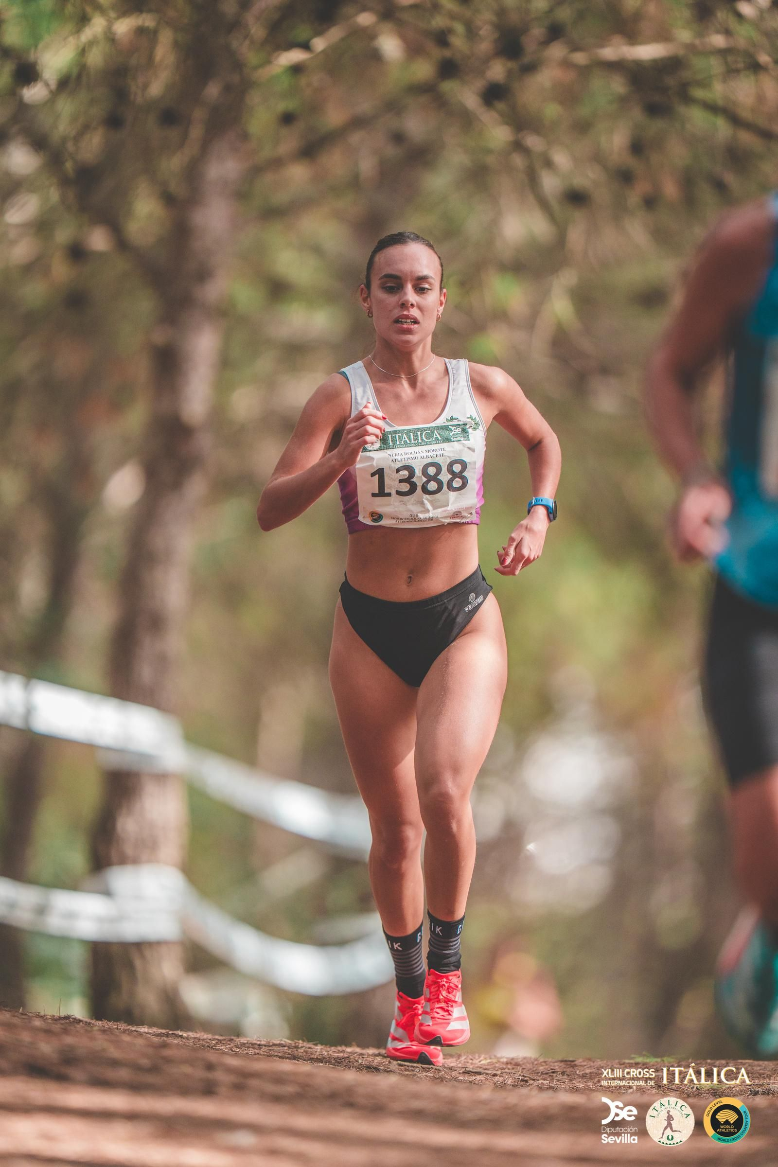 Búscate en las fotos del Cross de Itálica 2025 | 1