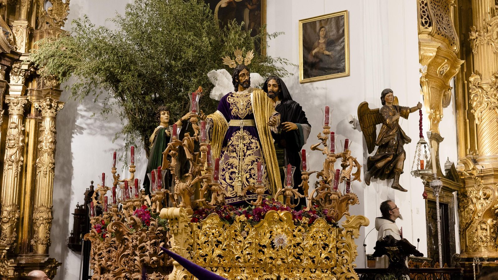 Las imágenes de la cofradía del Prendimiento este Lunes Santo en la Semana Santa de Cádiz de 2024