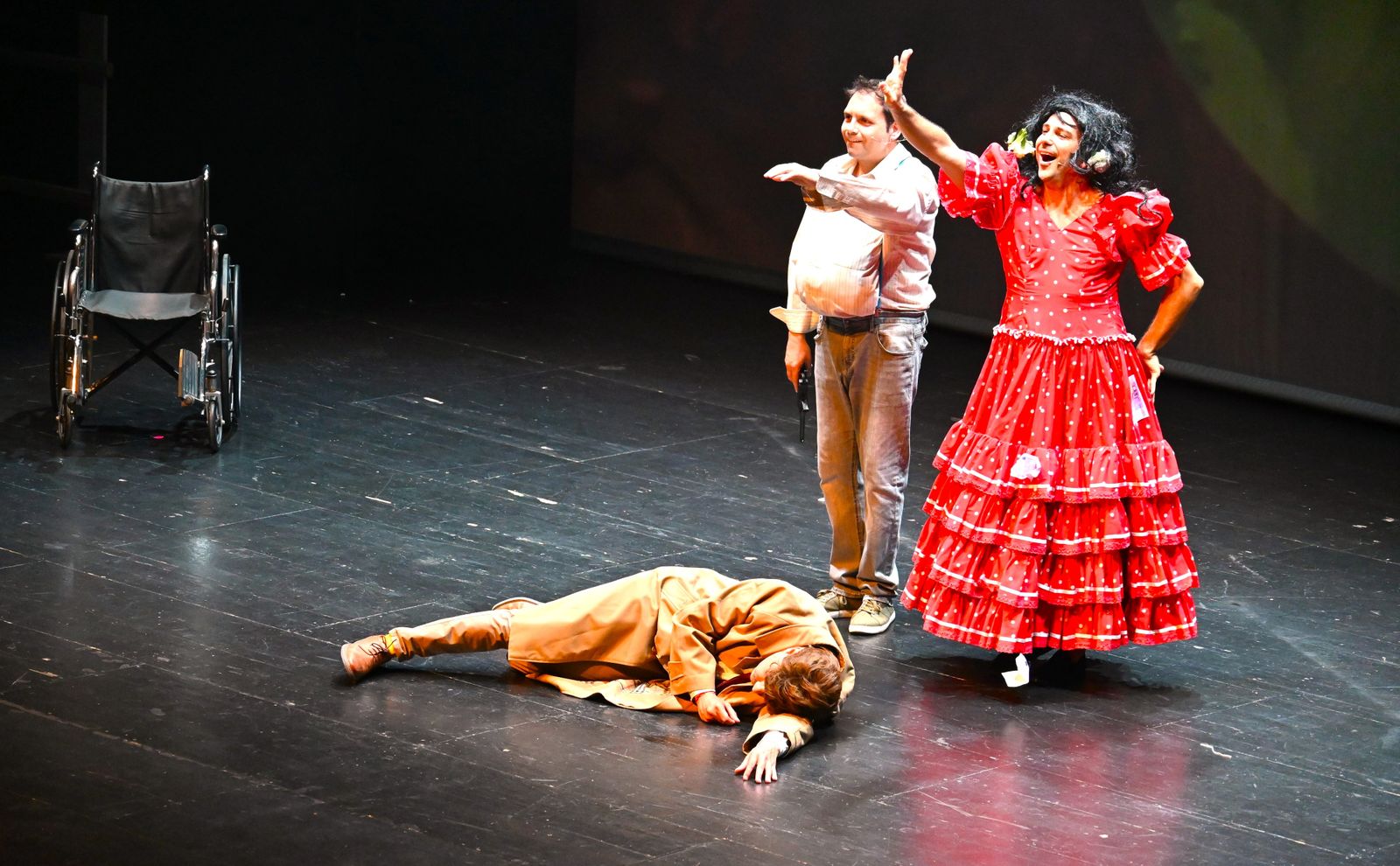 En la obra hay momentos fantásticos que provocaron las carcajadas al público.