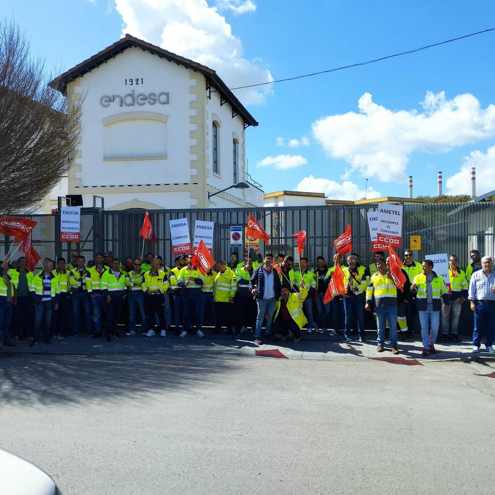 Imagen de la protesta de los trabajadores de Ametel en Jerez