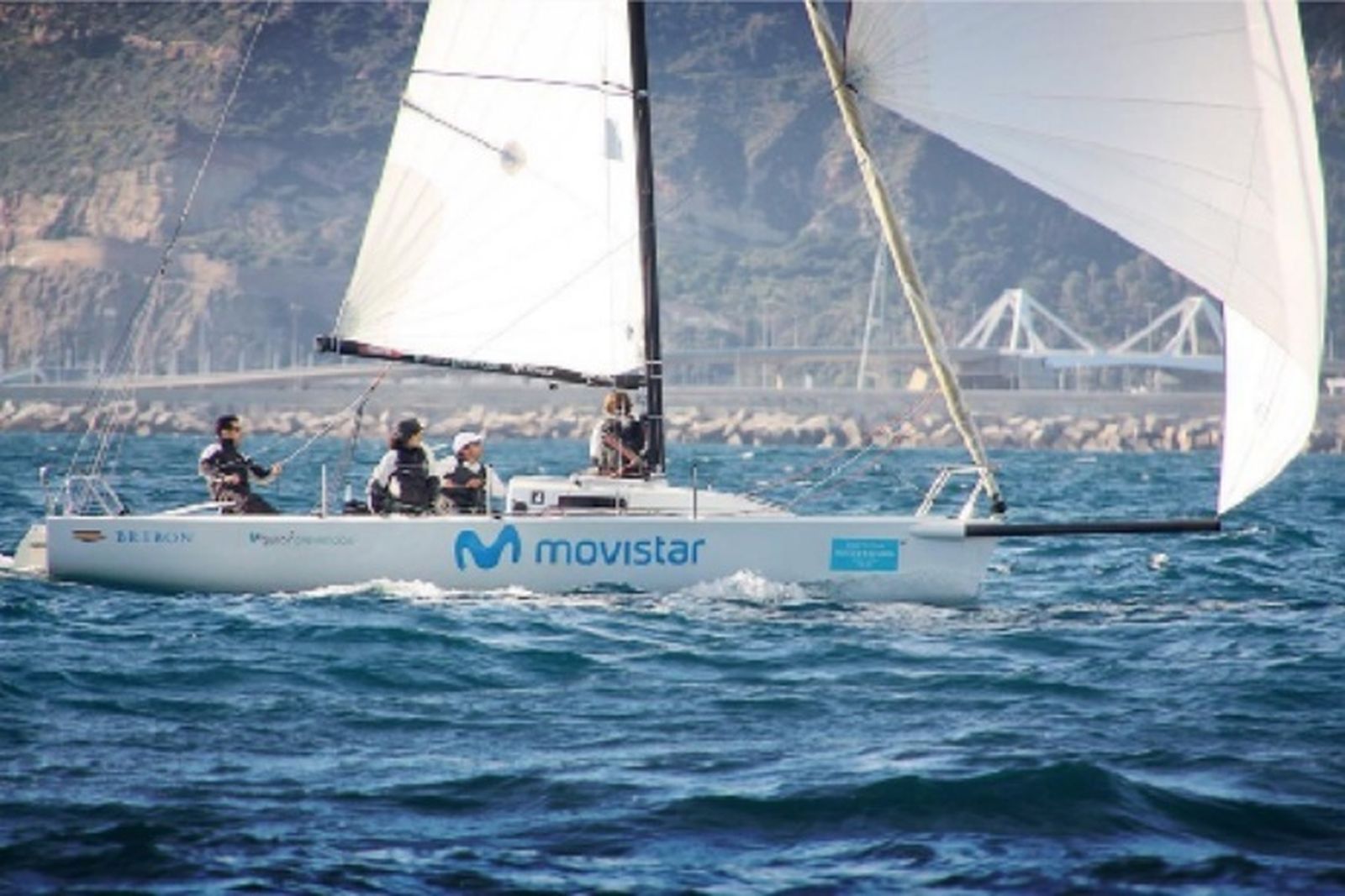 El Bribón - Movistar con Ricardo Terrades al trimming en la Barcelona Winter Series.