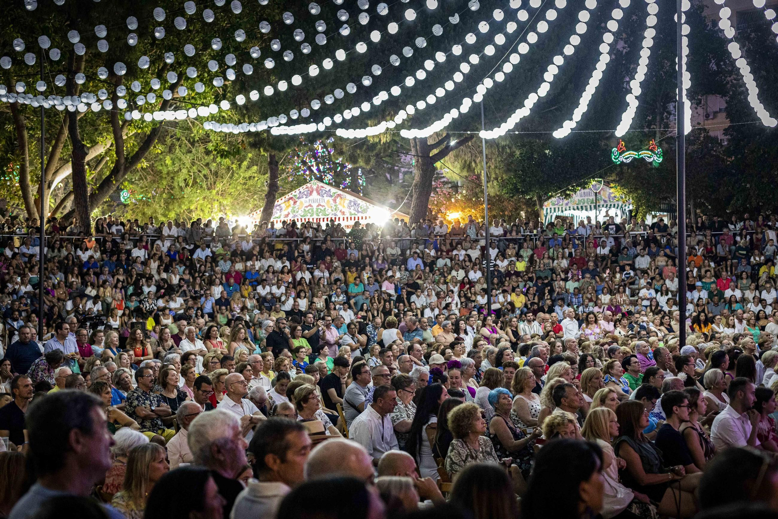Búscate en las imágenes del viernes de Feria en San Fernando