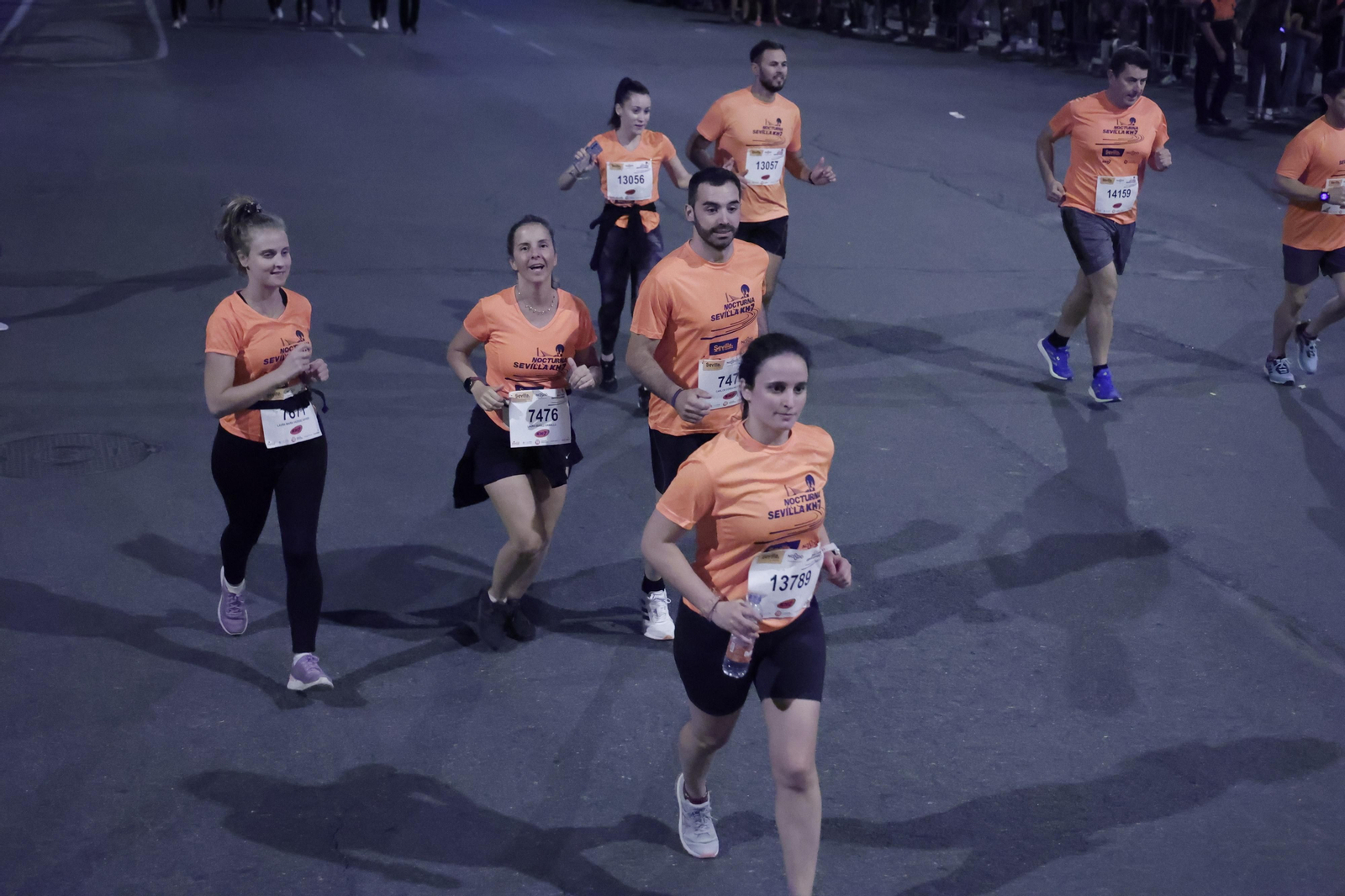 Búscate en la Carrera Nocturna de Sevilla (8)