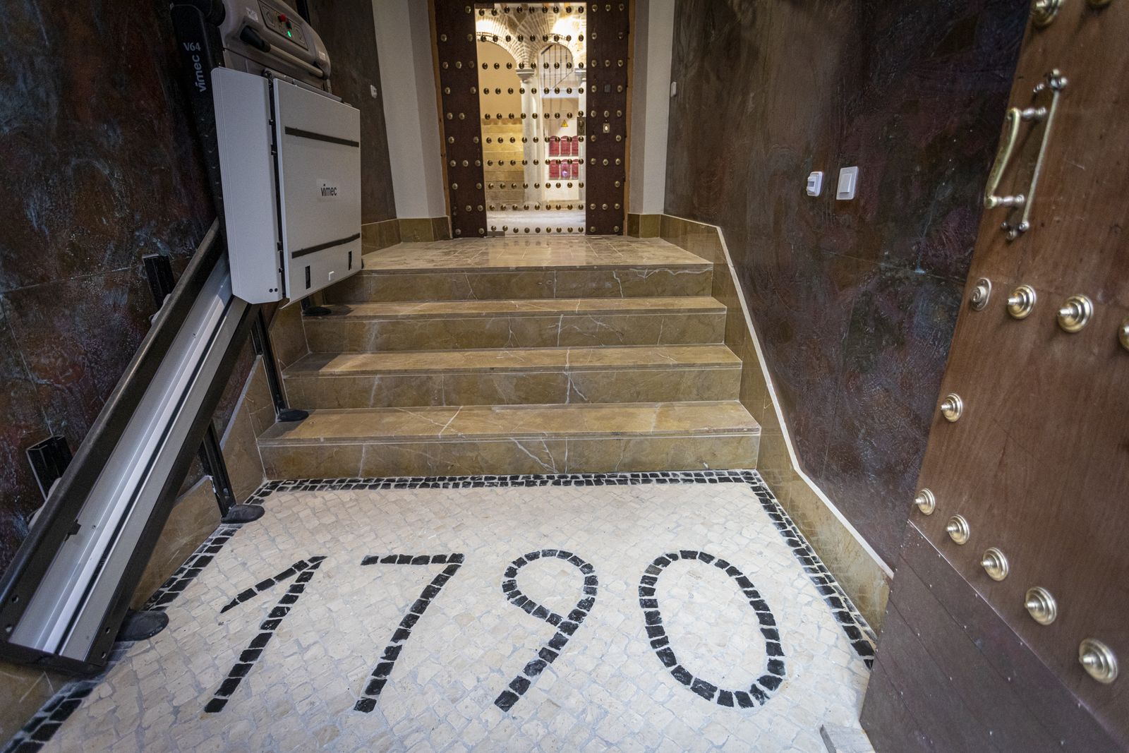 Detalles de la rehabilitación integral de finca en Conde O´Reilly esquina Costa Rica