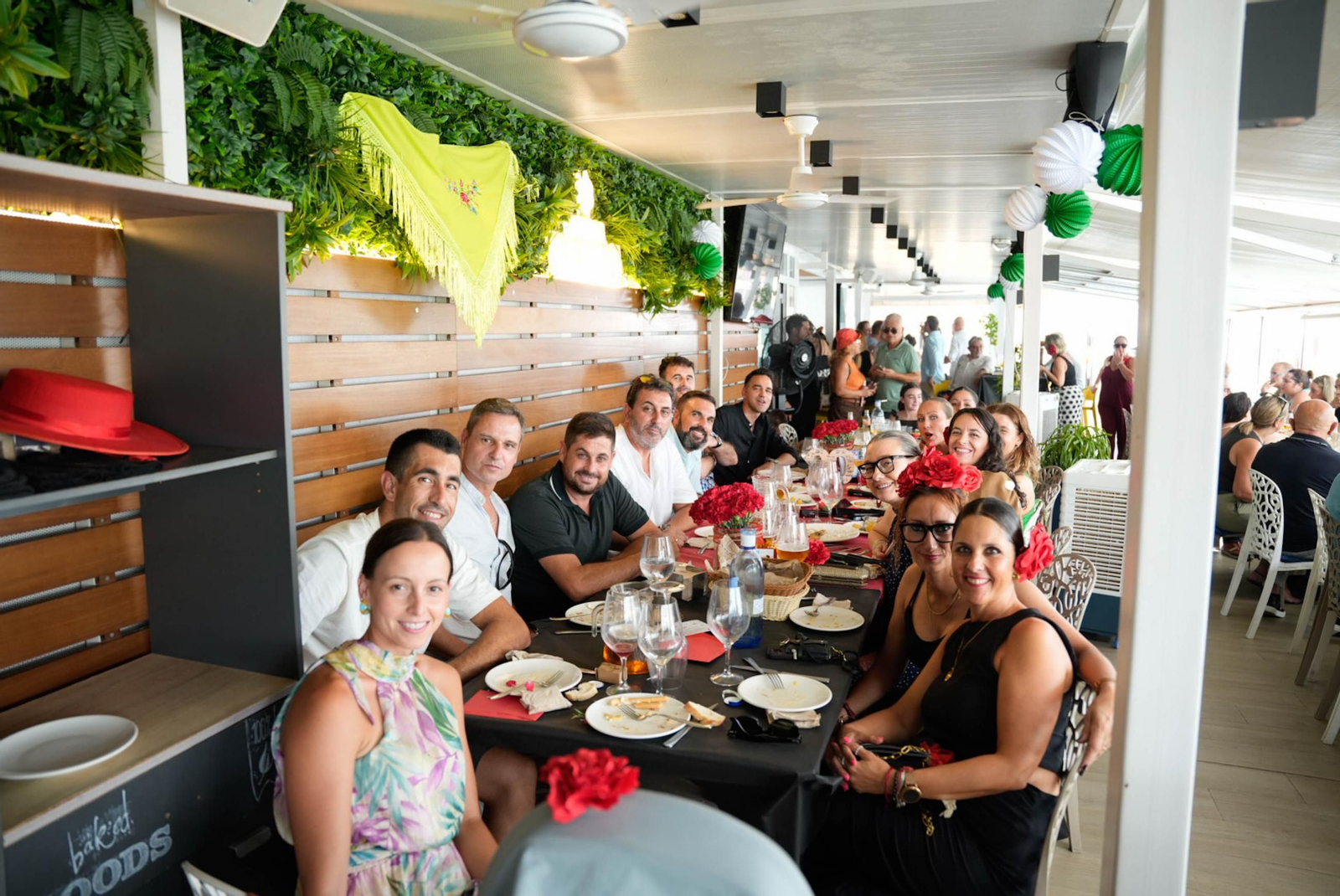 Los almerienses disfrutan del martes en la Feria del Mediodía