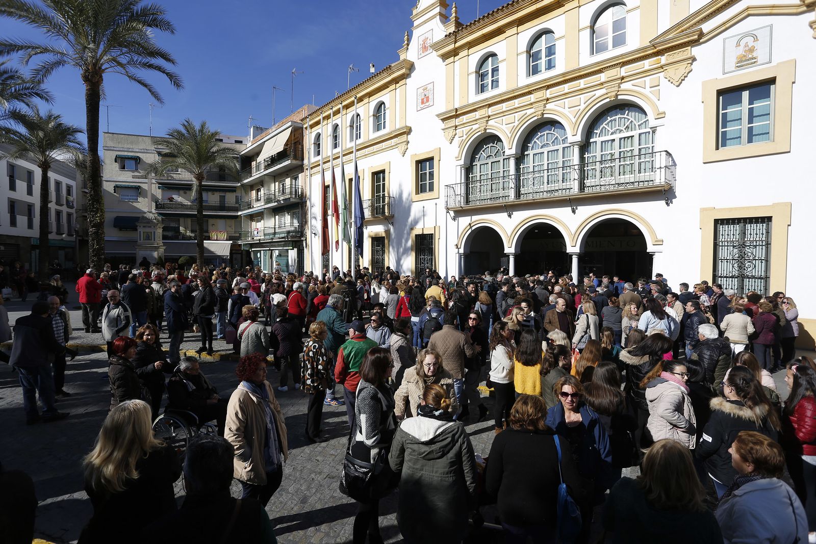 Concentración de repulsa este mediodía en Dos Hermanas.