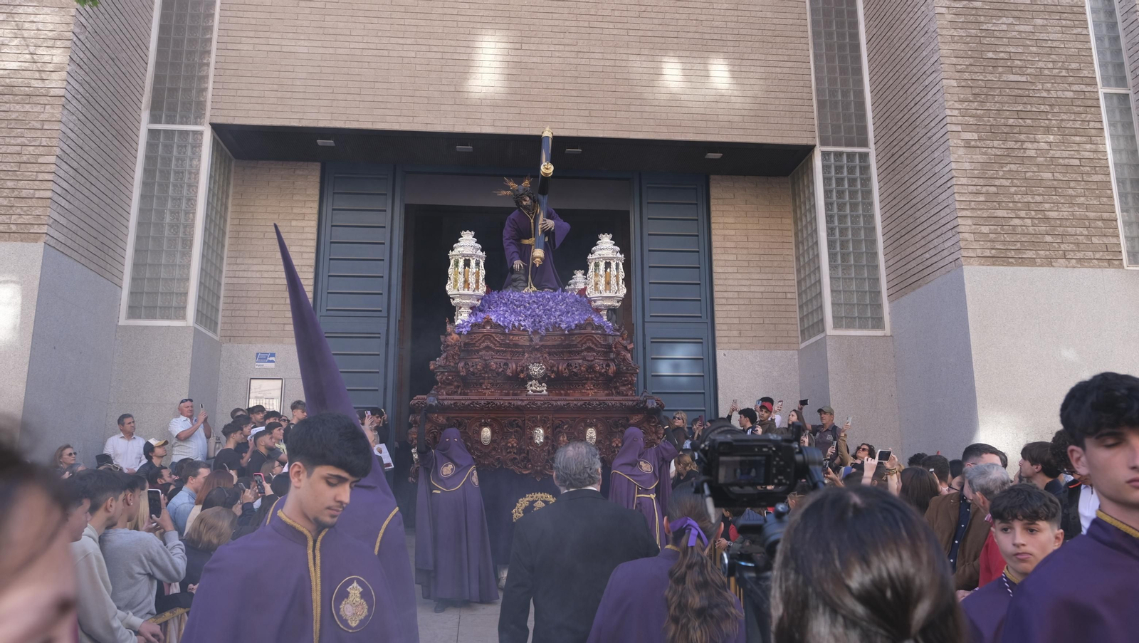La procesión de Pasión en Almería, en imágenes