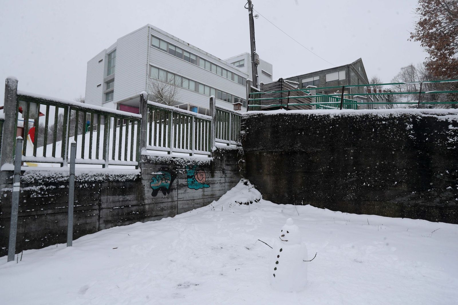La nieve tiñe de blanco en norte de España