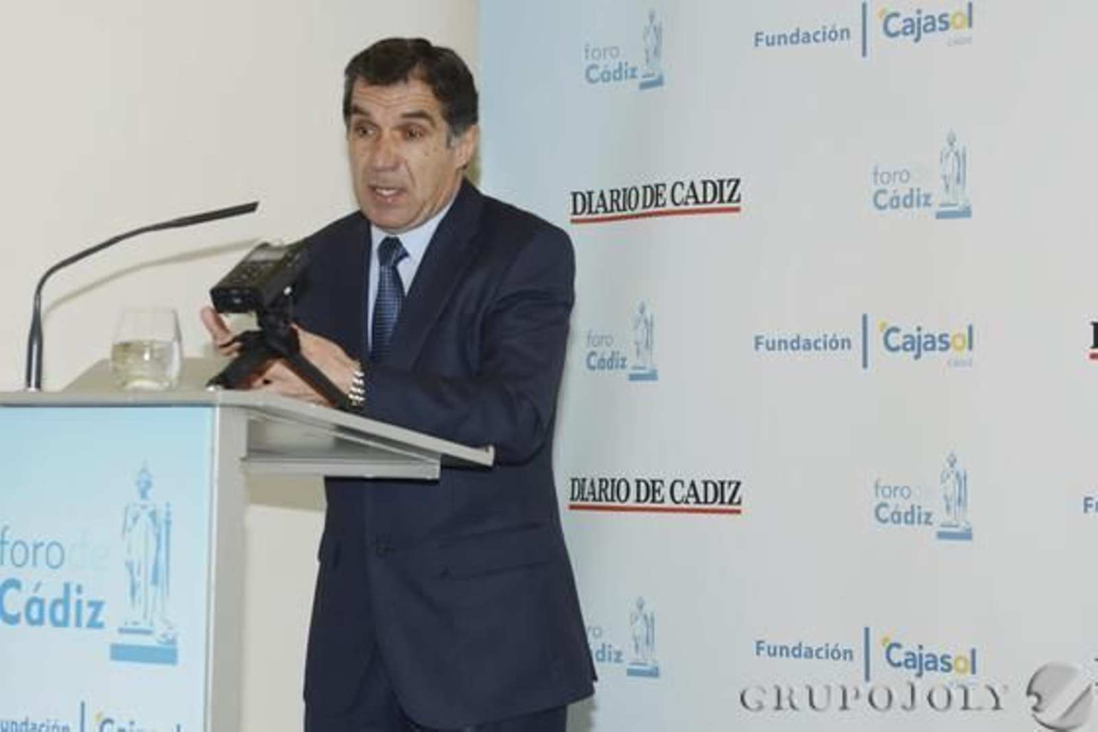 Lorenzo del Río, presidente del TSJA, ayer en el Foro de Cádiz. / Joaquín Hernández 'Kiki'