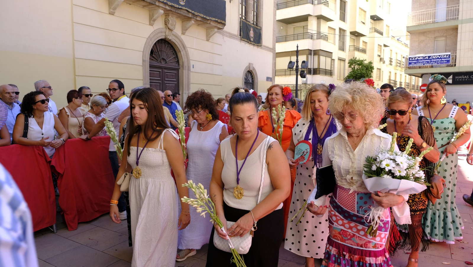 La ofrenda floral a la Virgen del Mar en la Feria de Almería 2025, en imágenes