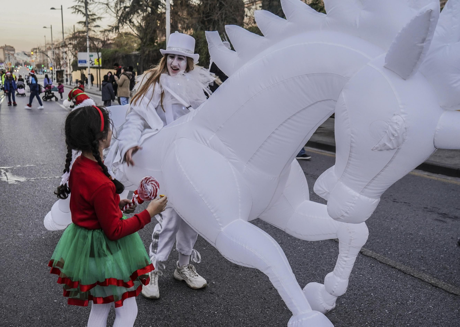 Así ha sido la cabalgata de Papá Noel en Granada