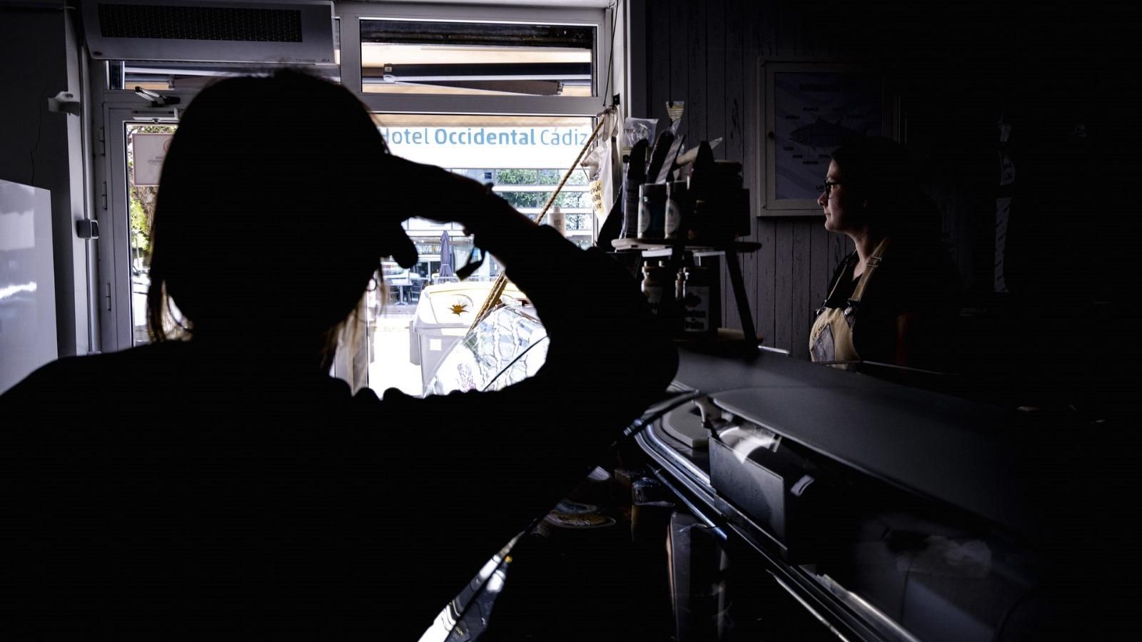 Las imágenes del apagón general en Cádiz: caos en el tráfico