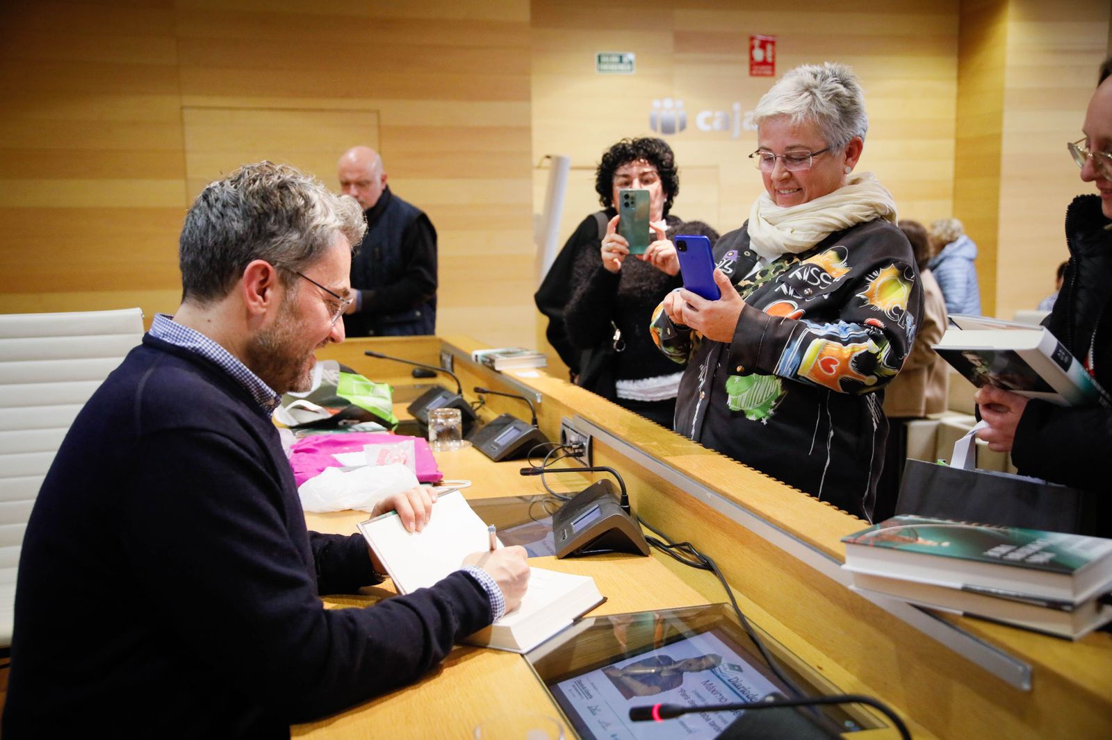 ¿Has estado en la presentación del libro de Máximo Huerta? Entra en la galería y buscate