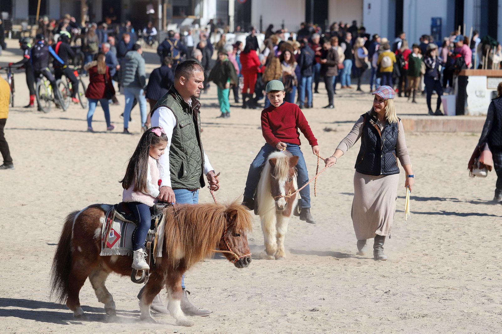 Imágenes del ambiente previo a la celebración de la Candelaria en El Rocío
