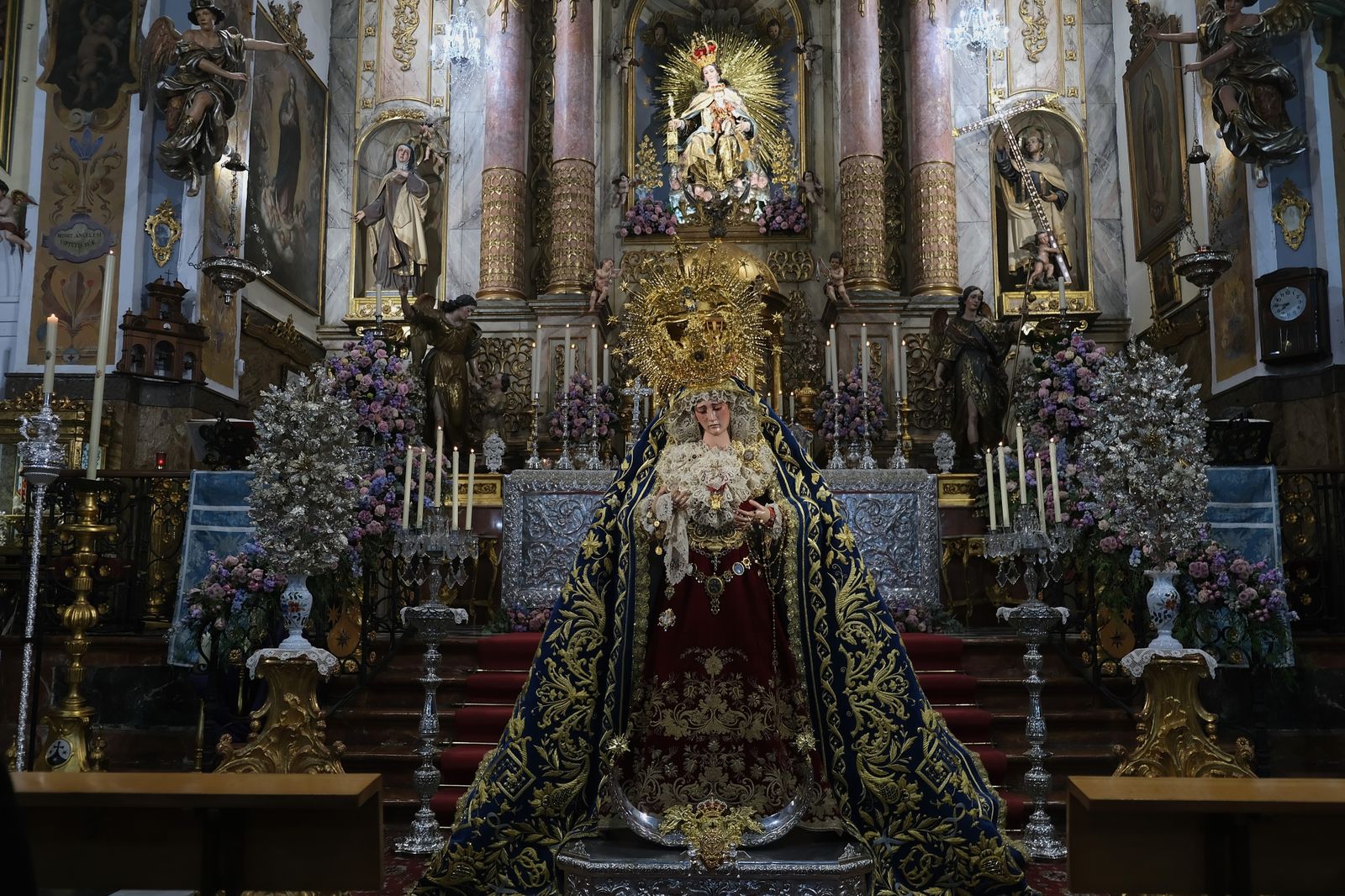 Las imágenes de la veneración a la Virgen de la Salud del Santo Ángel