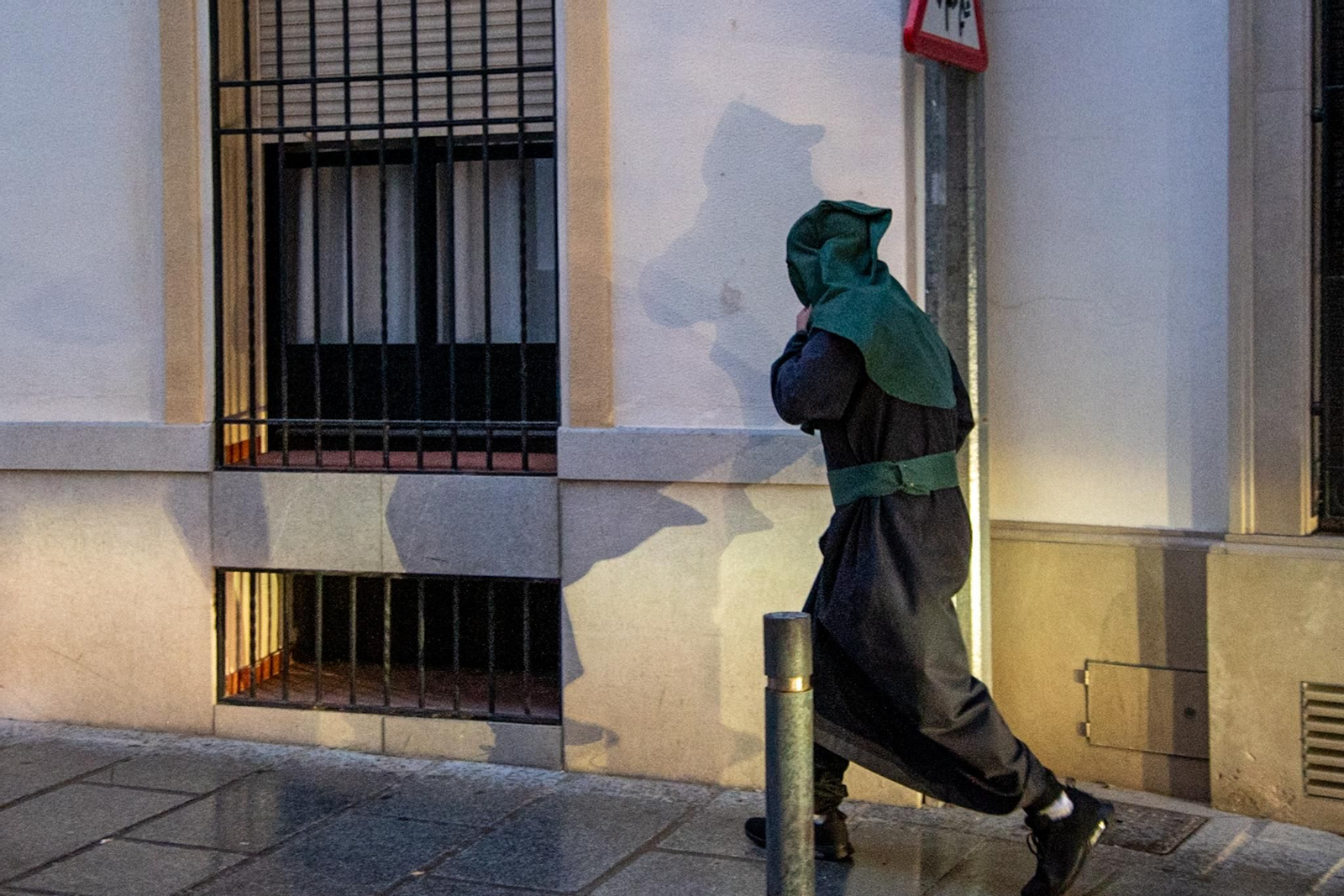 VERA CRUZ Martes Santo en Montilla: Las imágenes de una tarde cofrade deslucida por el mal tiempo