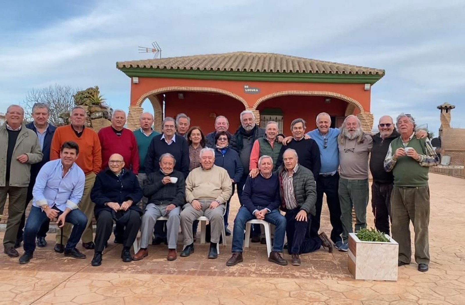 Pepe Arrabal, Vicente Vega, Miguel Velasco, Luis Peña, Fernando García, Antonio Lorenzo, Delfín González, Esperanza León, Emilio Colombo, Concha Ruiz, Antonio Fernández Repeto, Faustino Ruiz, Amado Madrazo, Julio Sancho, Antonio Vergara, Fisco Carnero, Manolo Maestre, Jesús Gómez, Juan Bartual, Federico Rodríguez-Rubio, Juan Zafra, Pedro Rodríguez y Manuel López Doña.