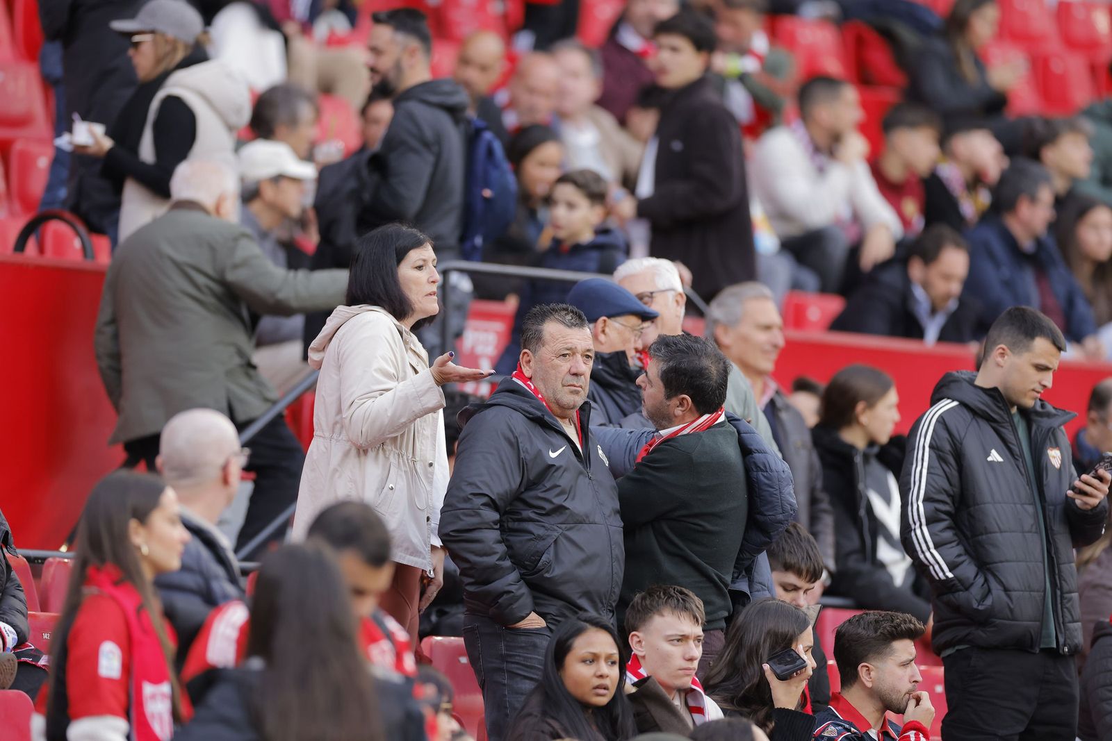 Búscate en las fotos del Sevilla fc - Rayo