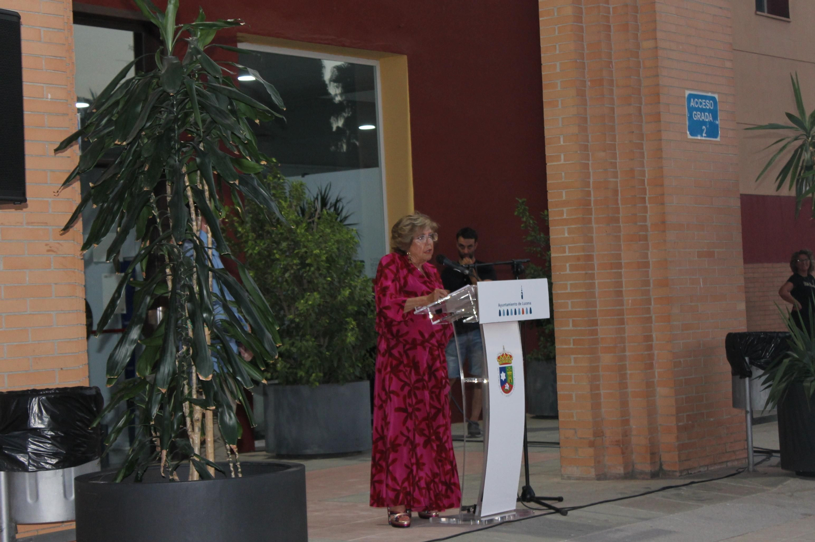 Las imágenes de la emotiva dedicación del pabellón de Lucena al exalcalde Antonio Ruiz-Canela Las imágenes de la emotiva dedicación del pabellón de Lucena al exalcalde Antonio Ruiz-Canela