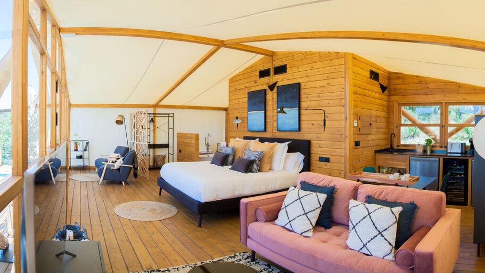 El interior de las suites cuenta con todo lujo de detalles