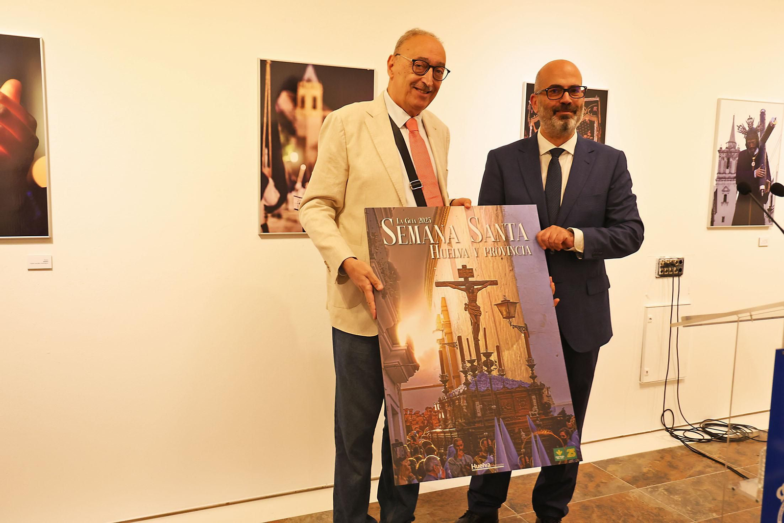 Inauguración de la Exposición de fotografías Huelva, provincia cofrade de Huelva Información en la Diputación de Huelva