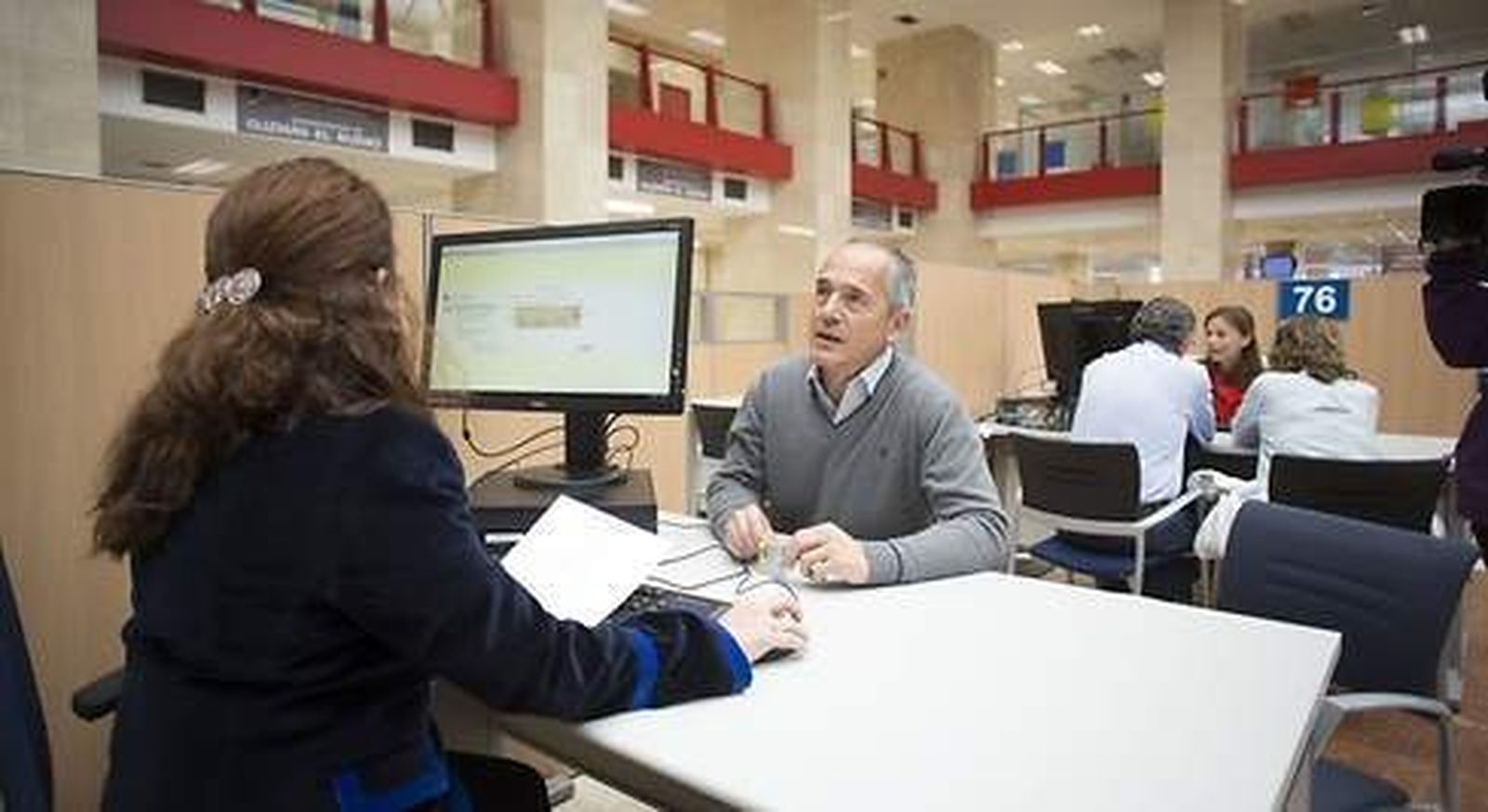 Los funcionarios de la Junta de Andalucía podrán teletrabajar un día a la semana