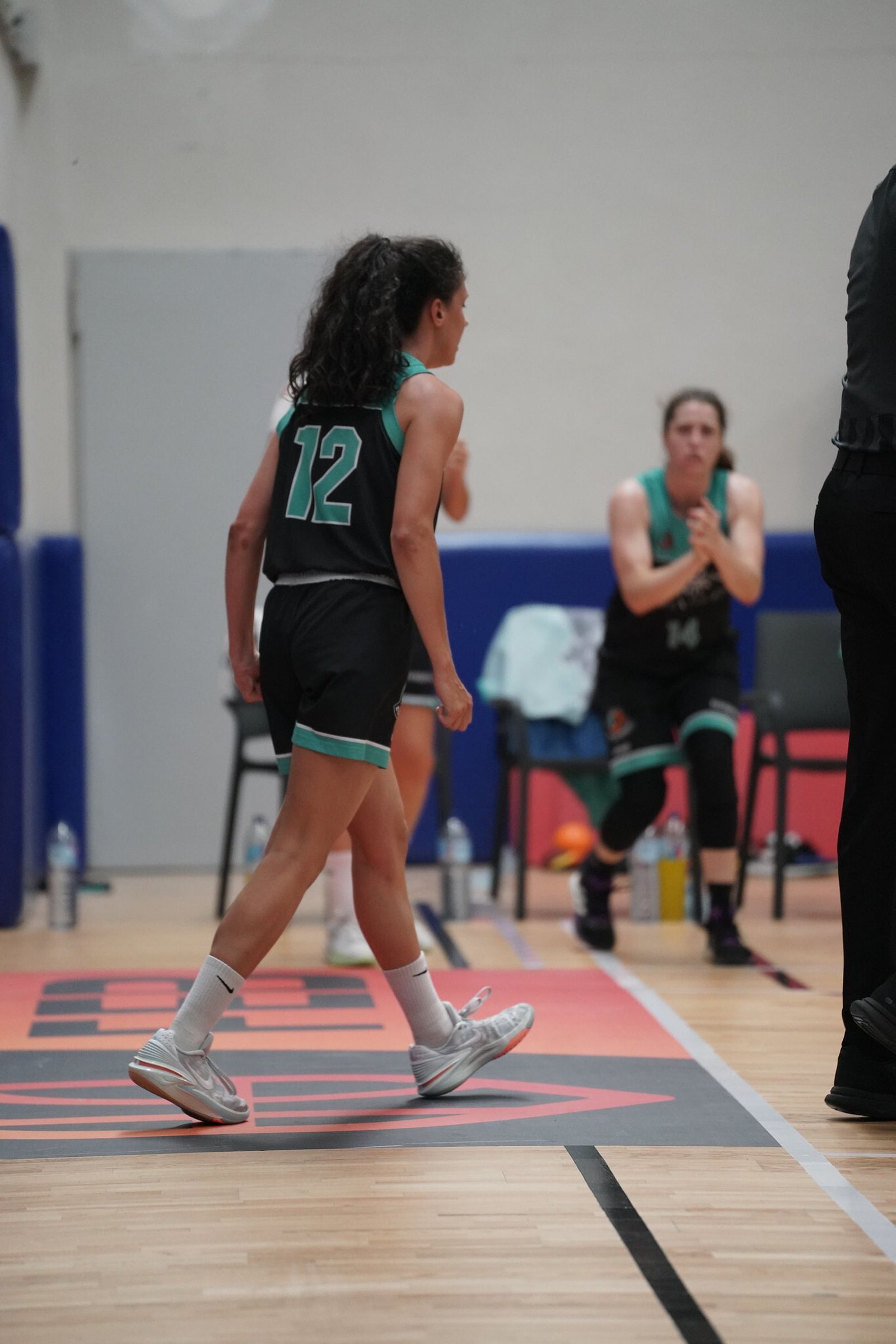 Ambientazo en Estepona para la Final Four de ascenso a Liga Femenina