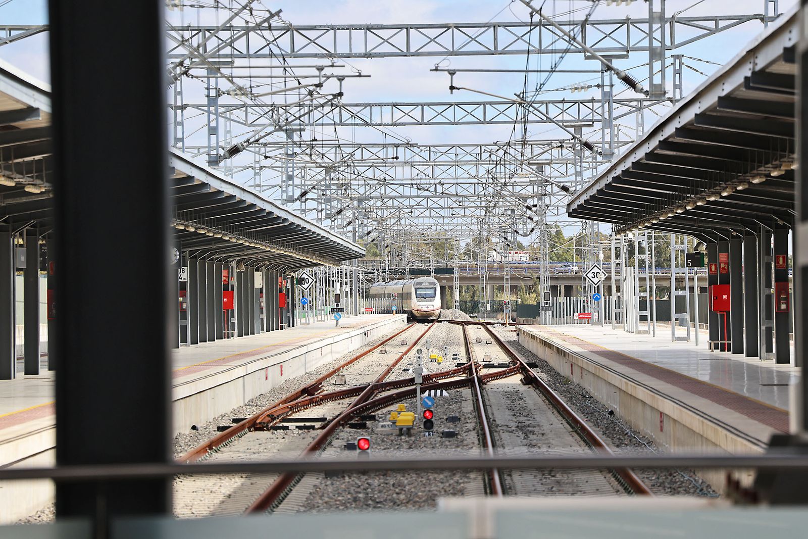 Llegada del primer tren a Huelva tras el accidente de Adamuz