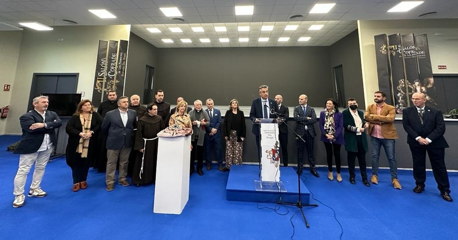 Un momento de la inauguración del II Salón Cofrade.