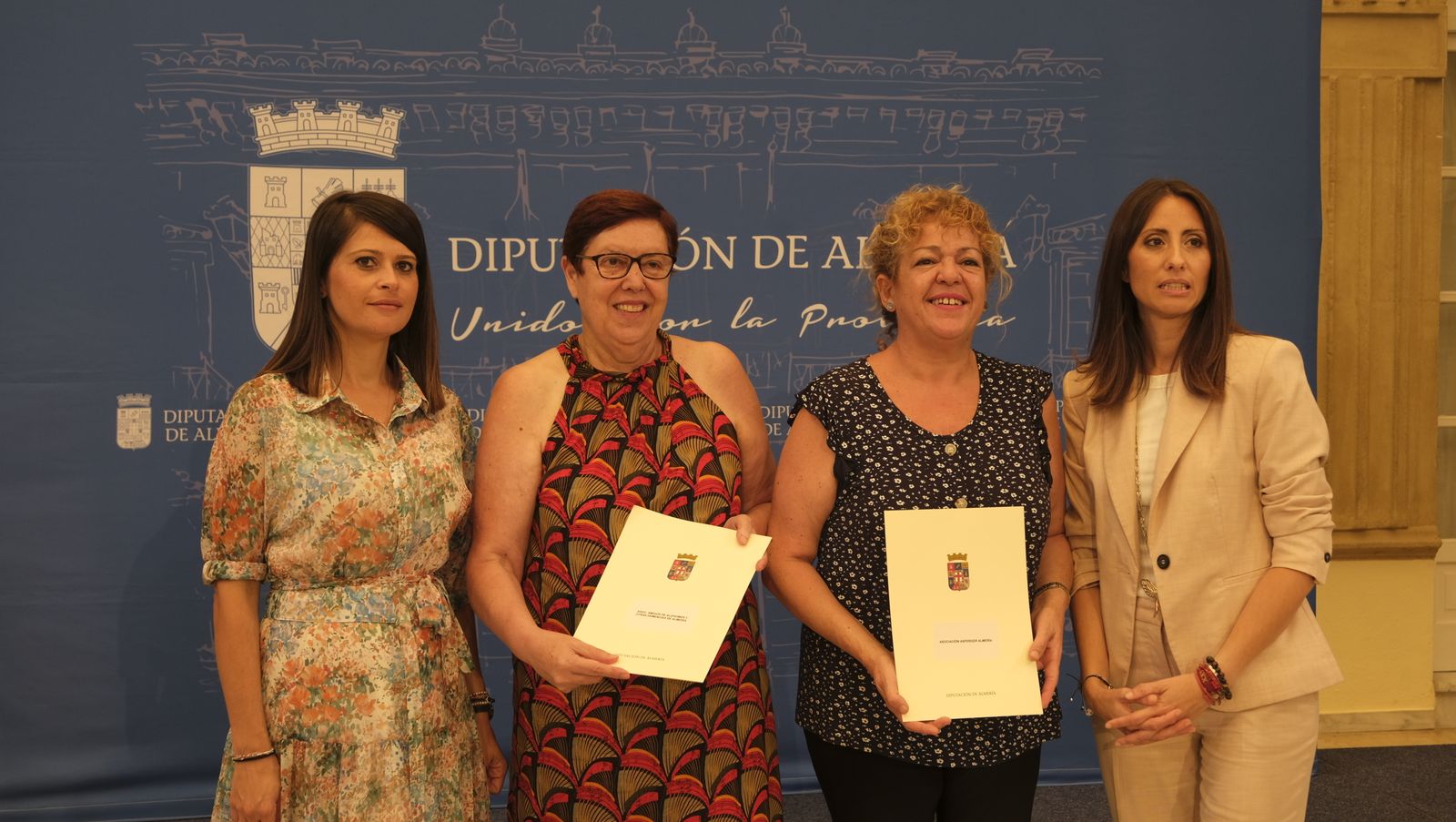 Entrega de ayudas a colectivos sociales en la Diputación de Almería