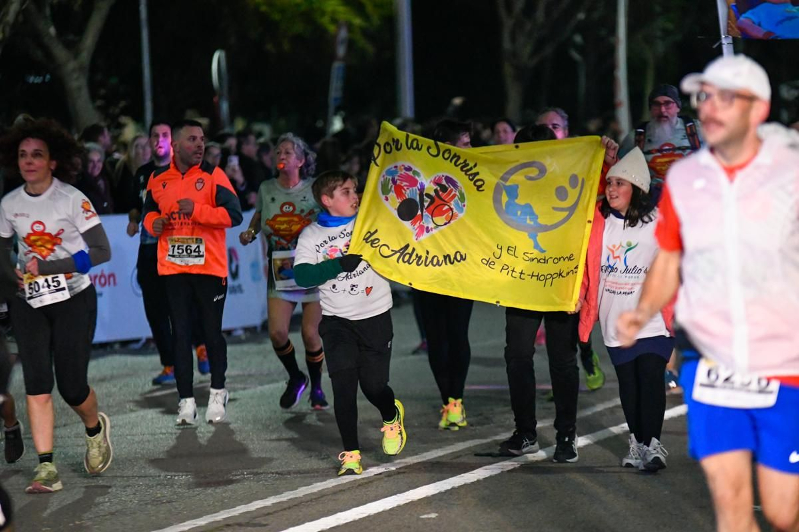 En imágenes: búscate en tu llegada a meta de la Carrera de San Antón 2025 (12)