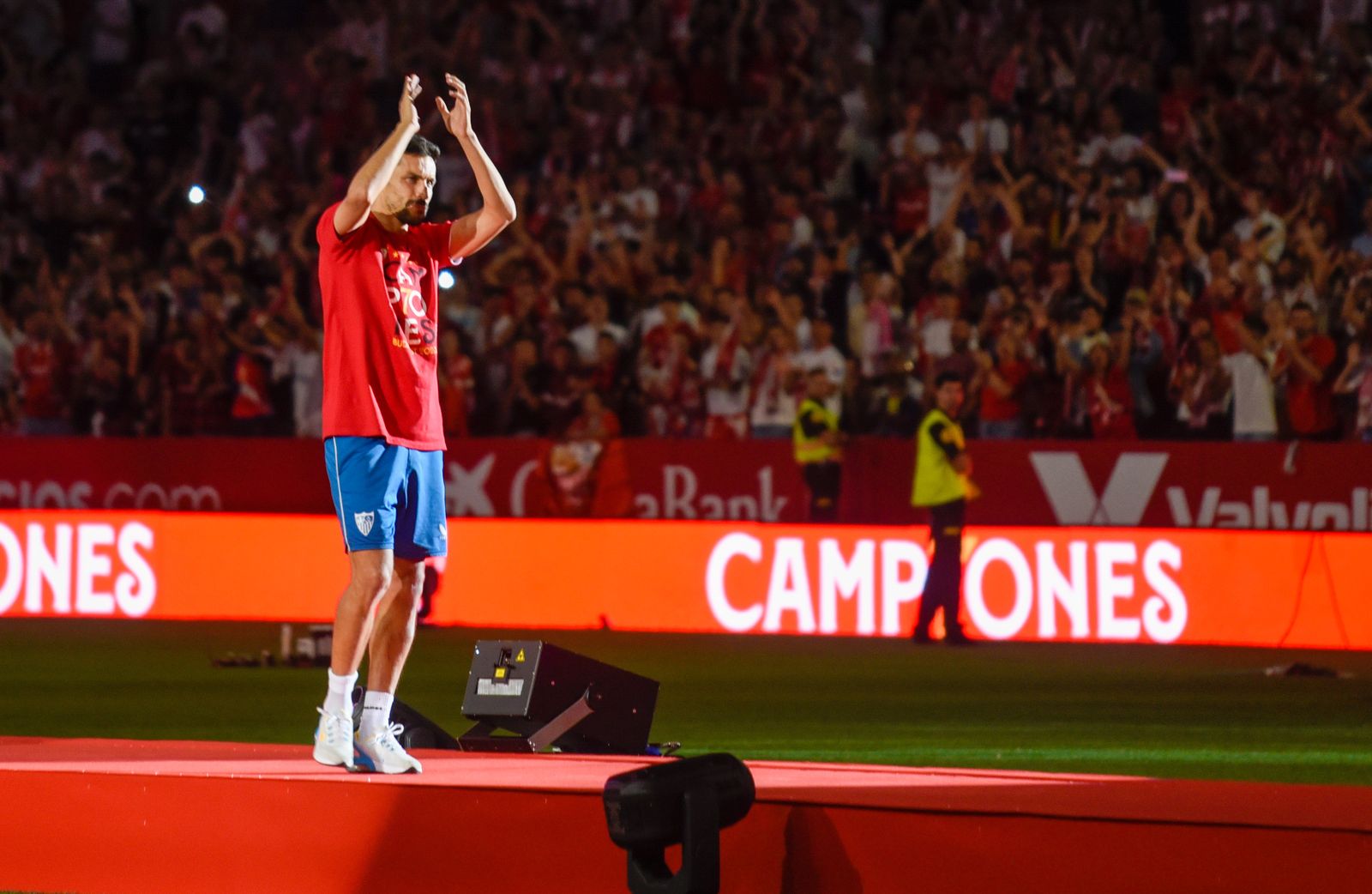 La celebración del Sevilla en el Ramón Sánchez-Pizjuán, en imágenes