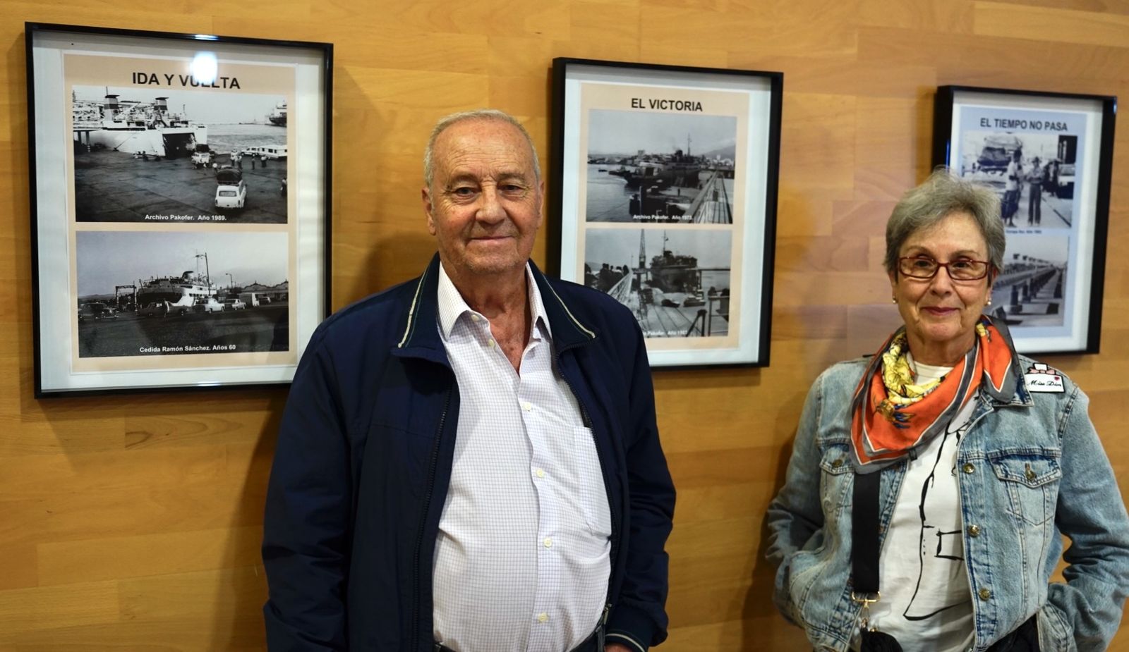 Fotos de la exposición de fotos históricas de Miguel Ángel del Águila sobre la OPE, en la José Luis Cano