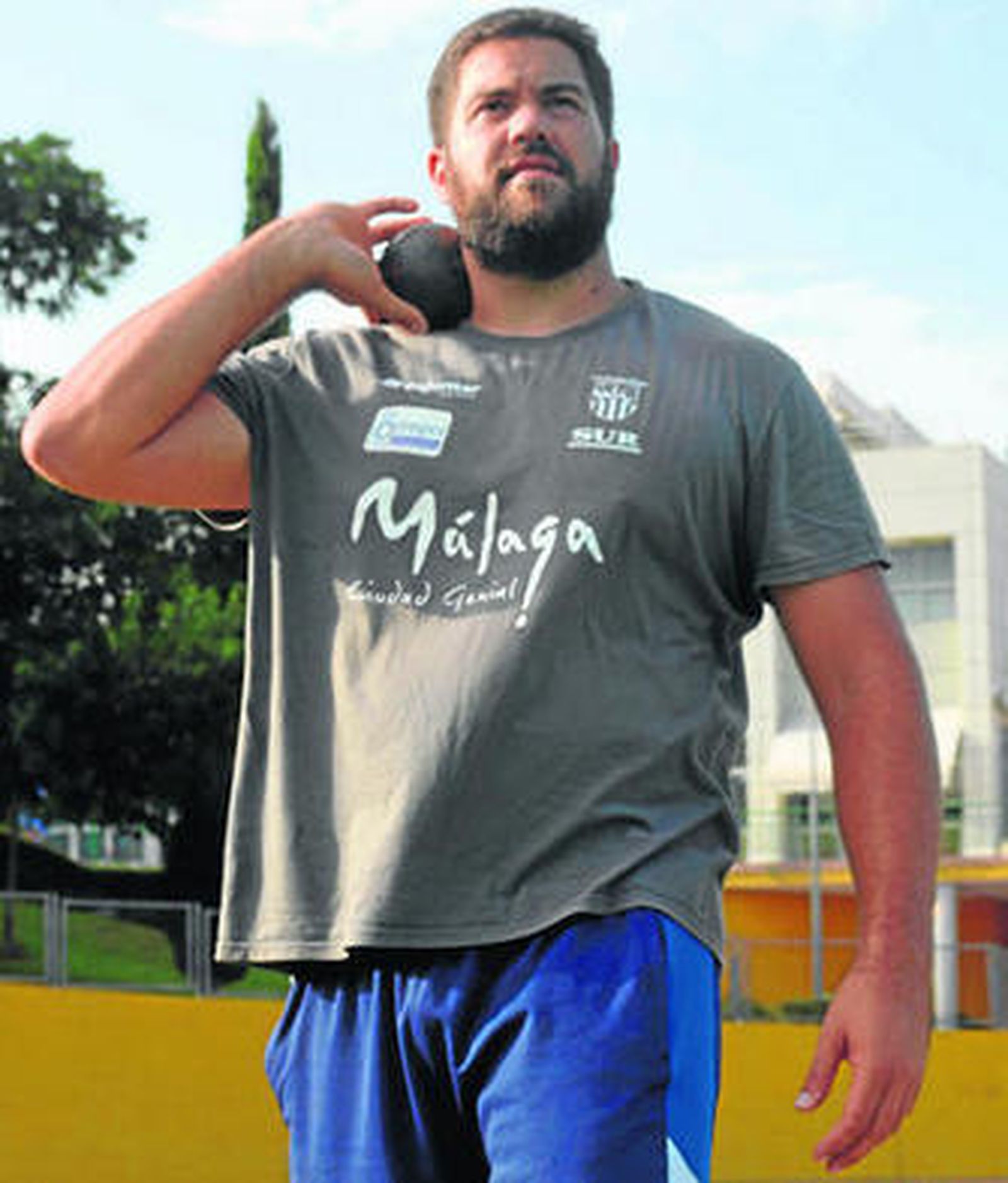 Borja Vivas posa en la pista de Carranque.