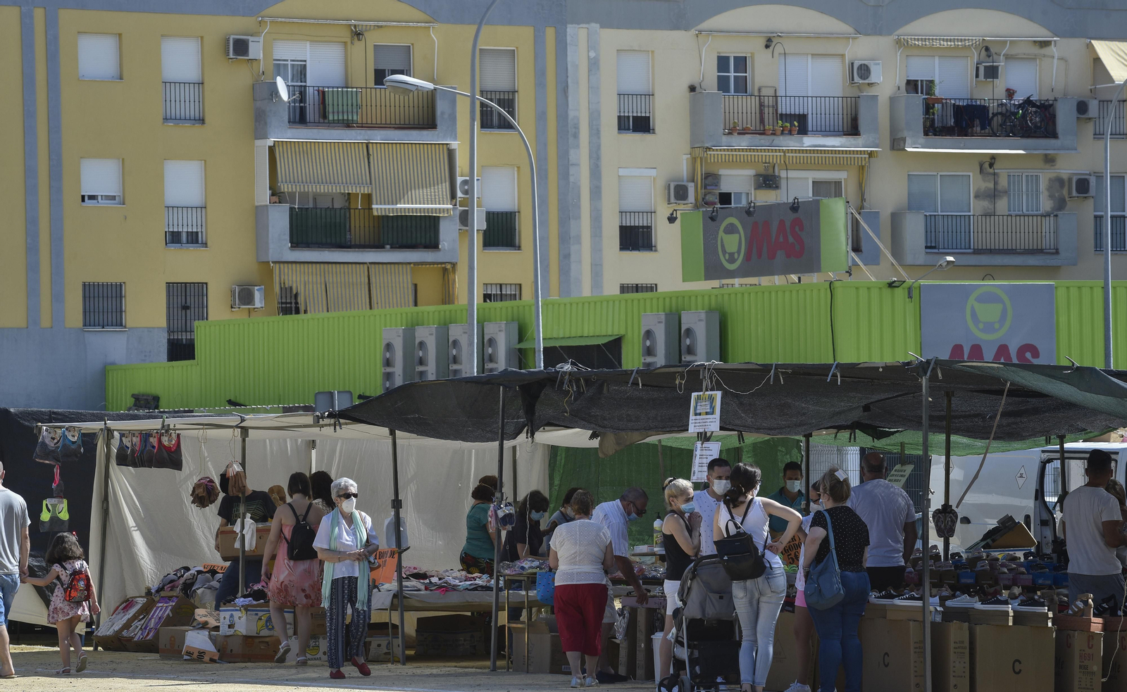 Reabre el mercadillo después del confinamiento