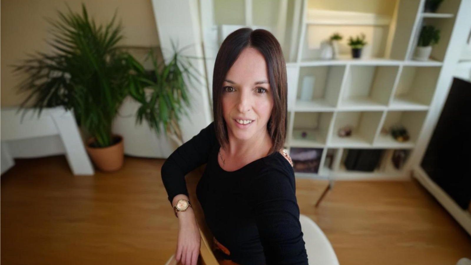 Julie Díaz acaba de abrir una agencia inmobiliaria en Villanueva del Rosario. Julie Díaz acaba de abrir una agencia inmobiliaria en Villanueva del Rosario.