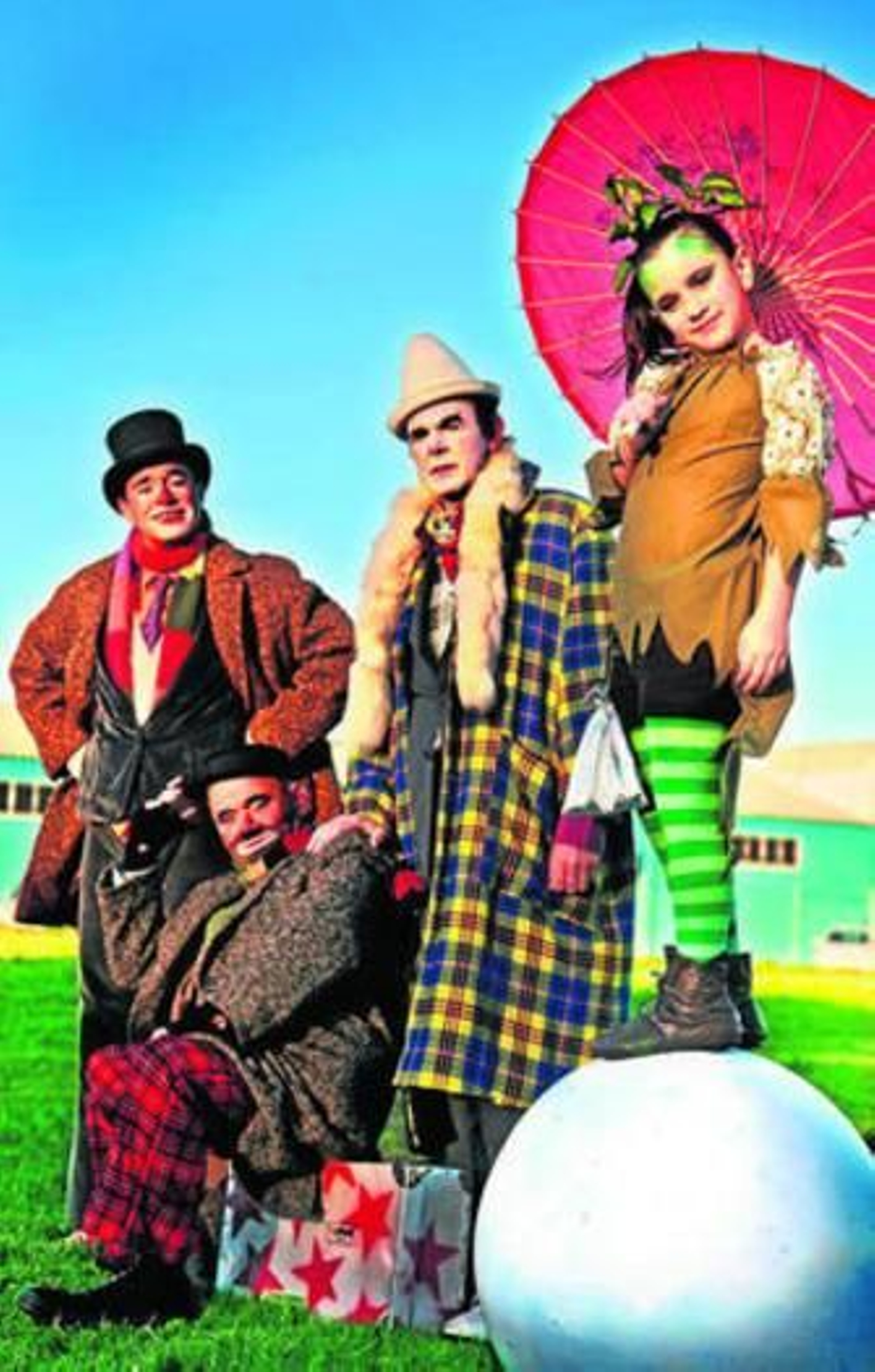 El reparto de la obra dará color a las vacaciones en el Central.