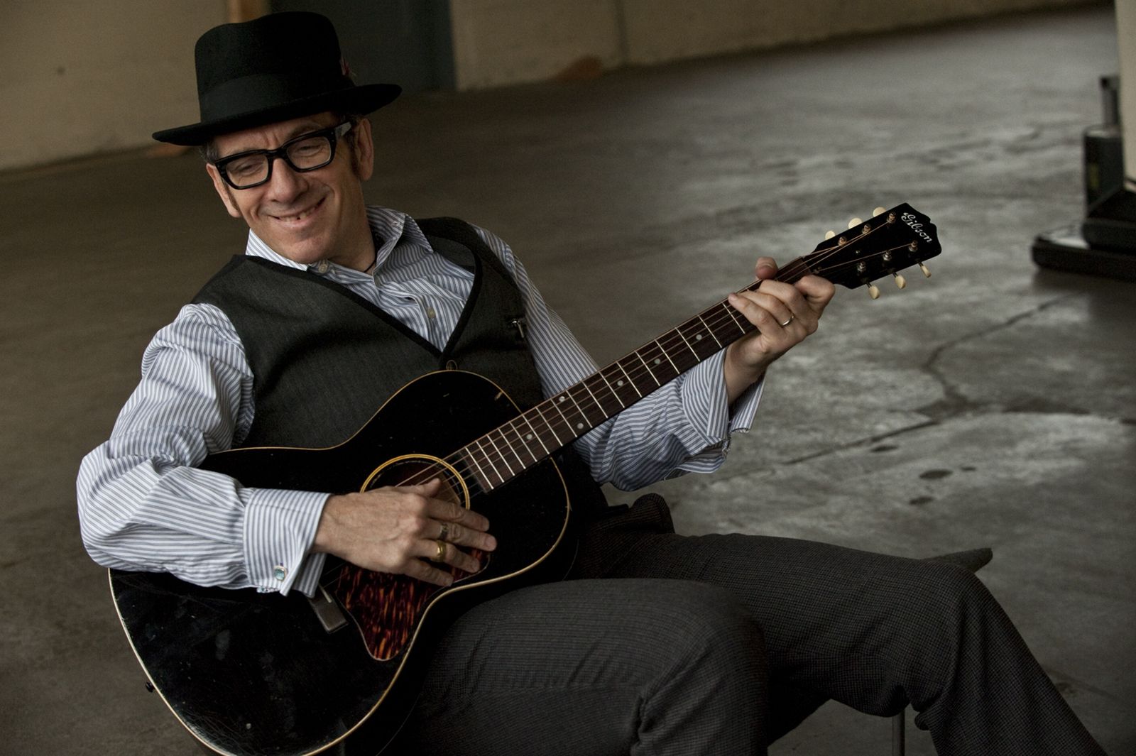 Elvis Costello abre en el Generalife un ciclo con Raphael, Calamaro, 091 y Suede