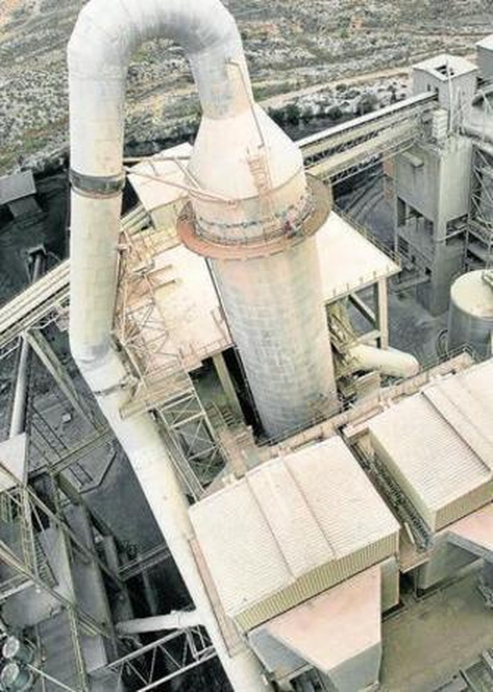 Cementera de Holcim ubicada en Carboneras.